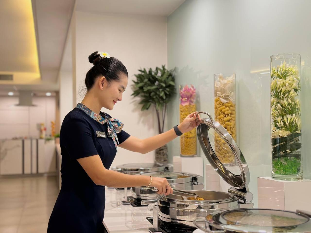 Harmony Phnom Penh Hotel Екстер'єр фото